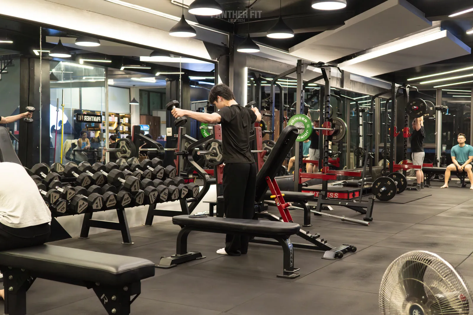 Hội viên đang tập tại phòng tập Panther Fit